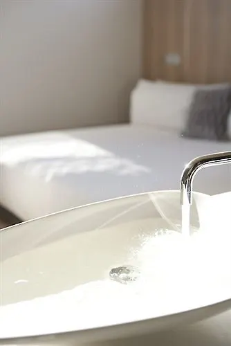 Pod Camps Bay By The Oyster Collection Hotel Cape Town